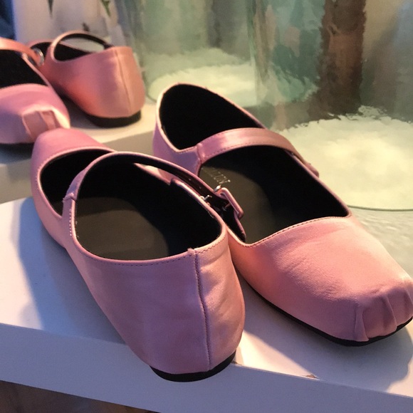 ✨SOLD✨ Satin Mary Jane ballet flats 🩰 - Picture 5 of 8